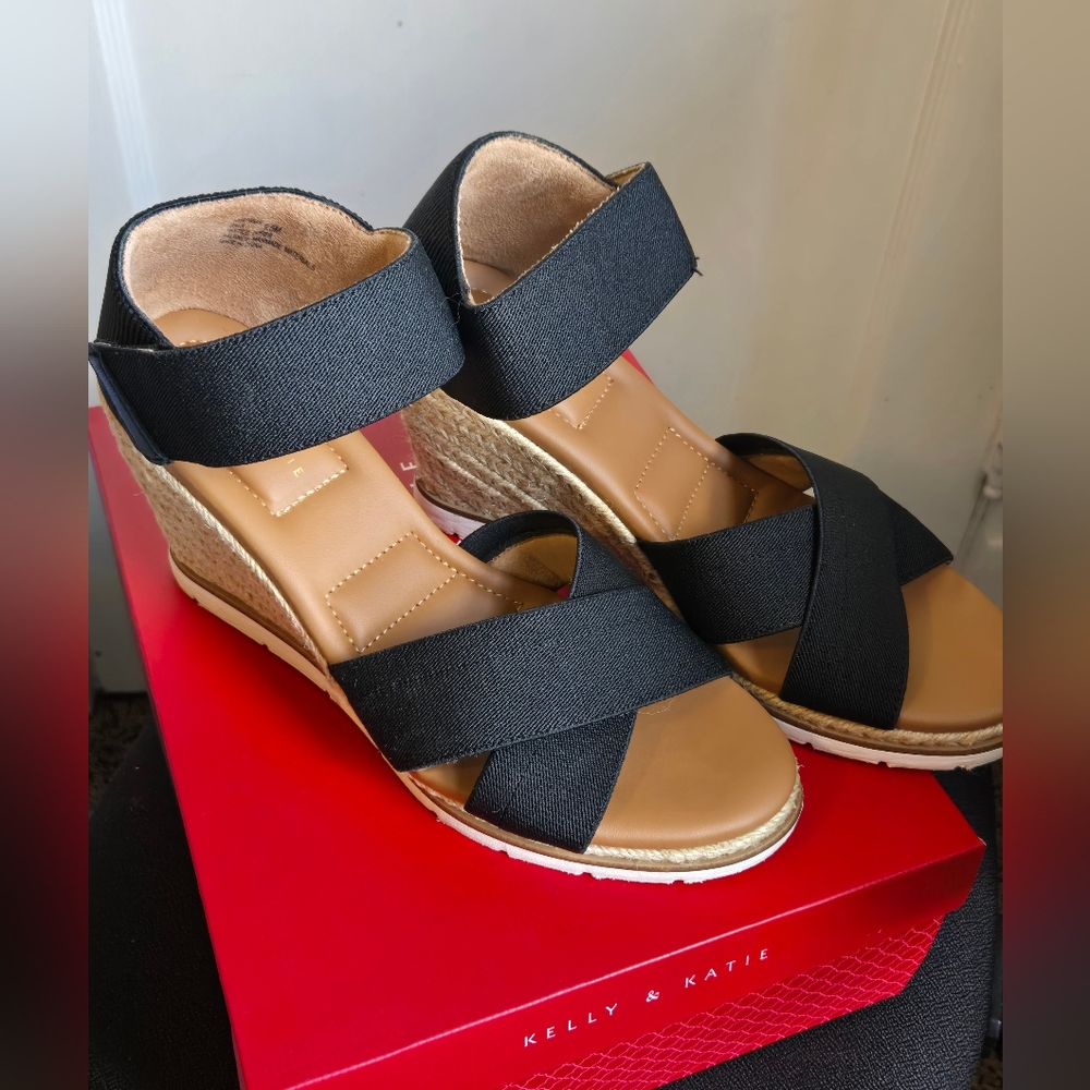 Ladies wedge sandals